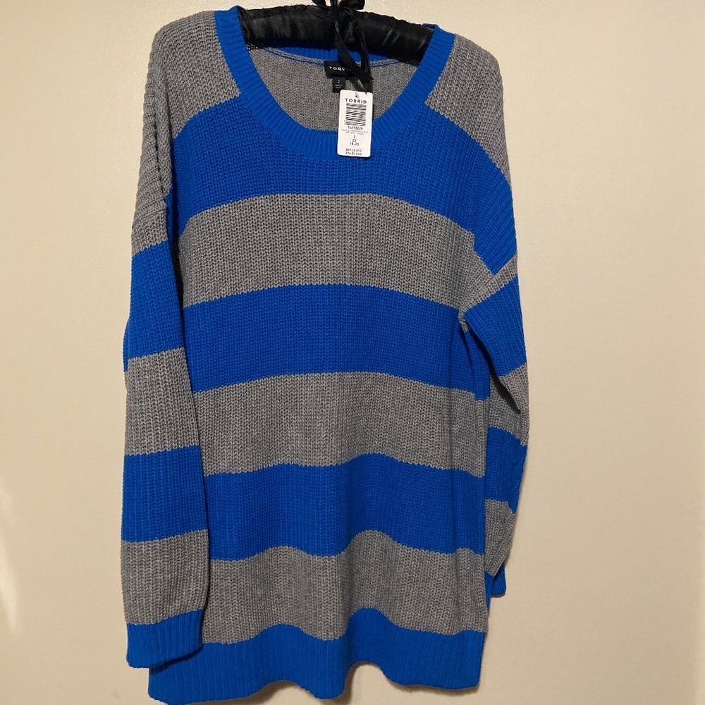 Blue & gray stripe pullover